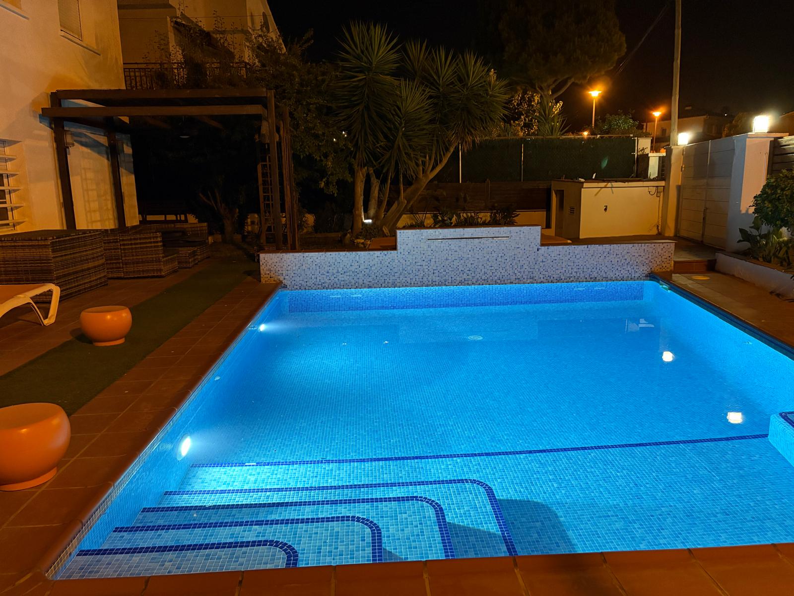 Villa Habana swimming pool at night